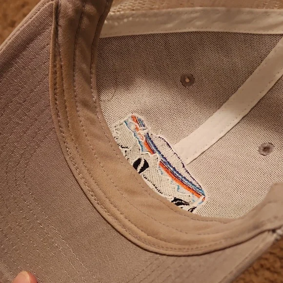 Patagonia White And Gray Mesh Cap With Colorful Buffalo - Picture 4 of 10